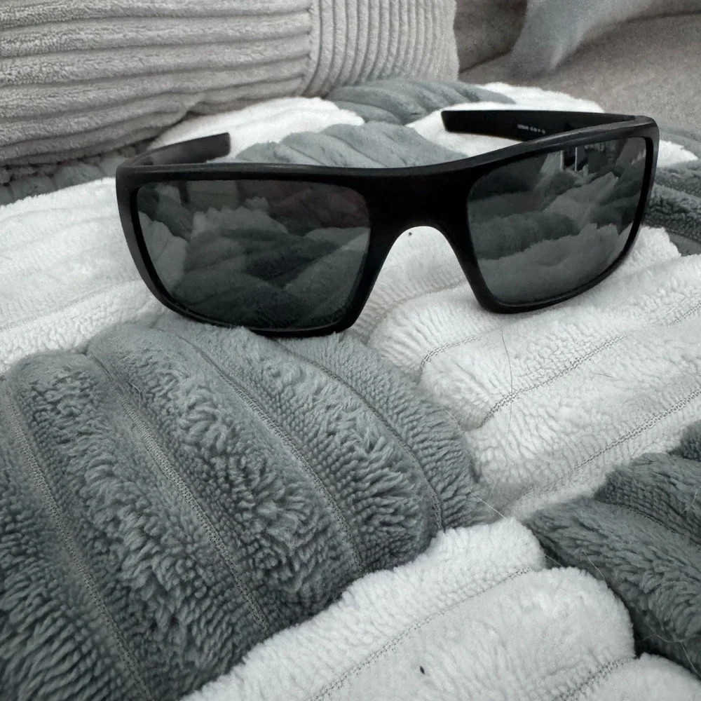 Oakley Black Sunglasses with Case - Picture 2 of 4